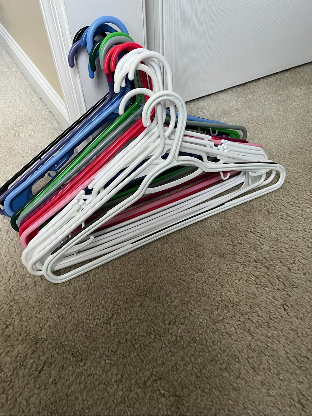 18 Multi-Color Plastic Clothing Hangers - Pack of Assorted Colors